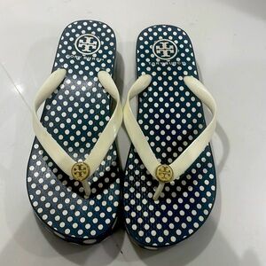 Tory Burch wedge flip flops cream / navy polka dots